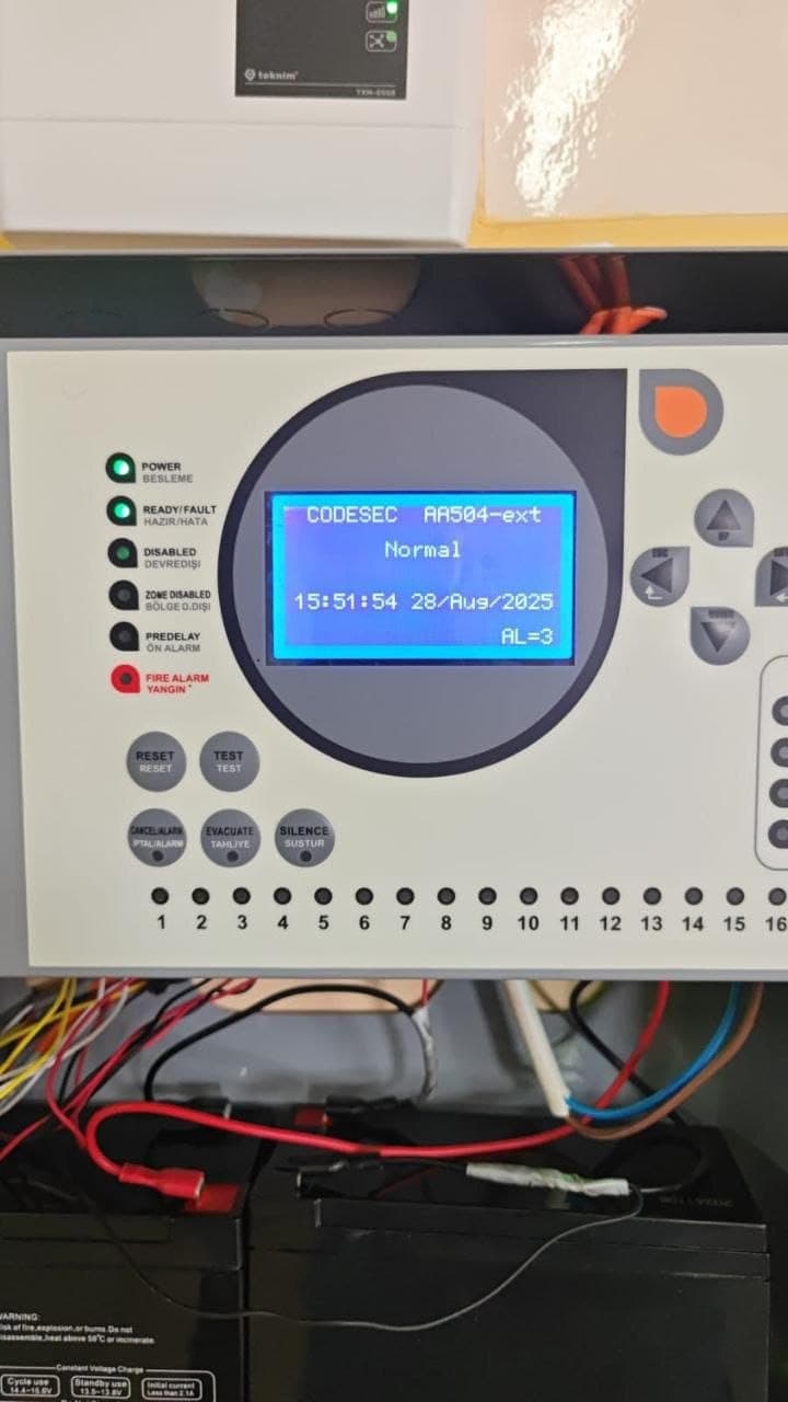 Safety Solutions tərəfindən quraşdırılmış Codesec yanğın siqnalizasiyası paneli